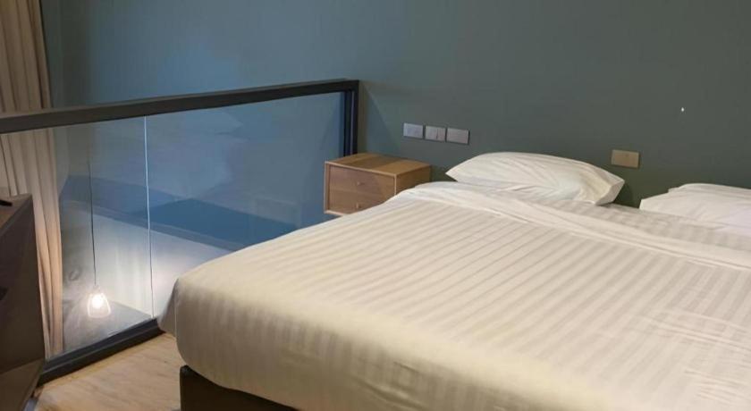 Eco Cozy Beachfront Resort Chaam Hua Hin Zewnętrze zdjęcie