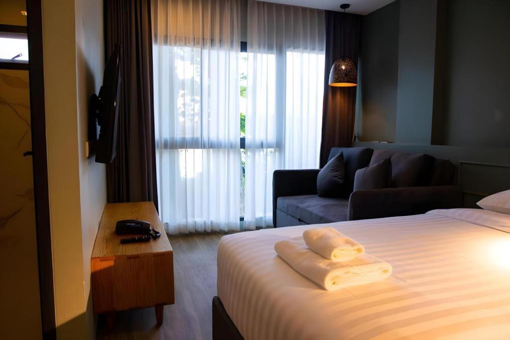 Eco Cozy Beachfront Resort Chaam Hua Hin Zewnętrze zdjęcie