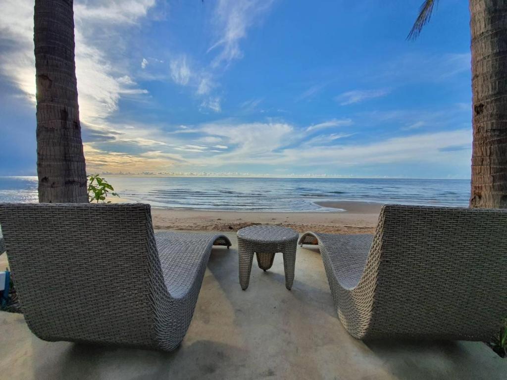 Eco Cozy Beachfront Resort Chaam Hua Hin Zewnętrze zdjęcie